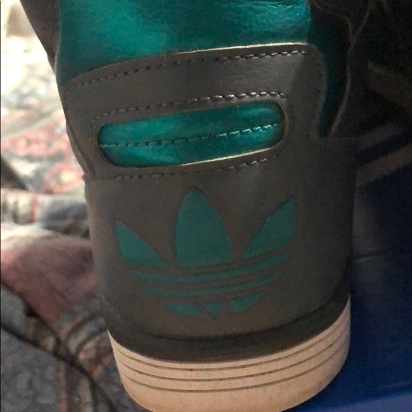 Dope Retro Adidas - Picture 3 of 5